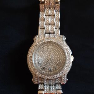 Beautiful Diamond watch (New) Gold